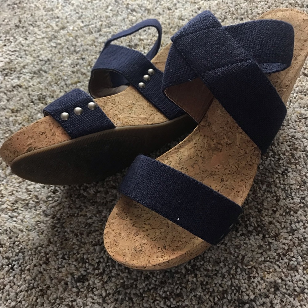 Super Cute Navy Wedges